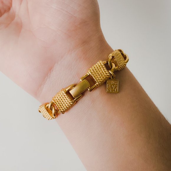 Anne Klein Lion Gold Tone Chunky Textured Rope Weave Square Link Chain Bracelet - Picture 11 of 12